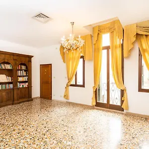 https://dimora-de-le-venice.hotelslidodijesolo.com
